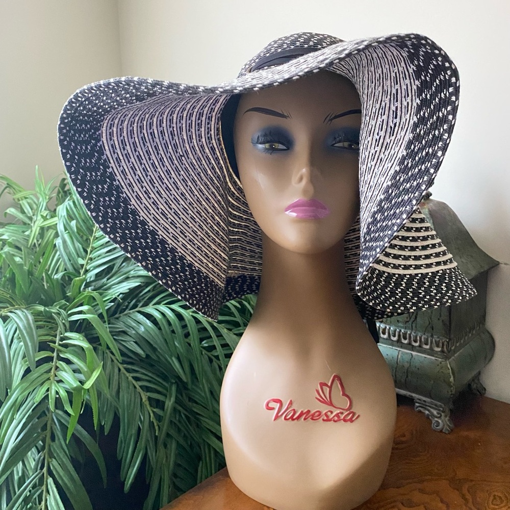 Black and White Printed Ladies Floppy Hat with Bow